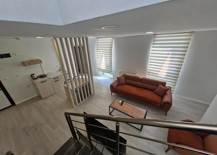 Aparthotel Suiton6 *